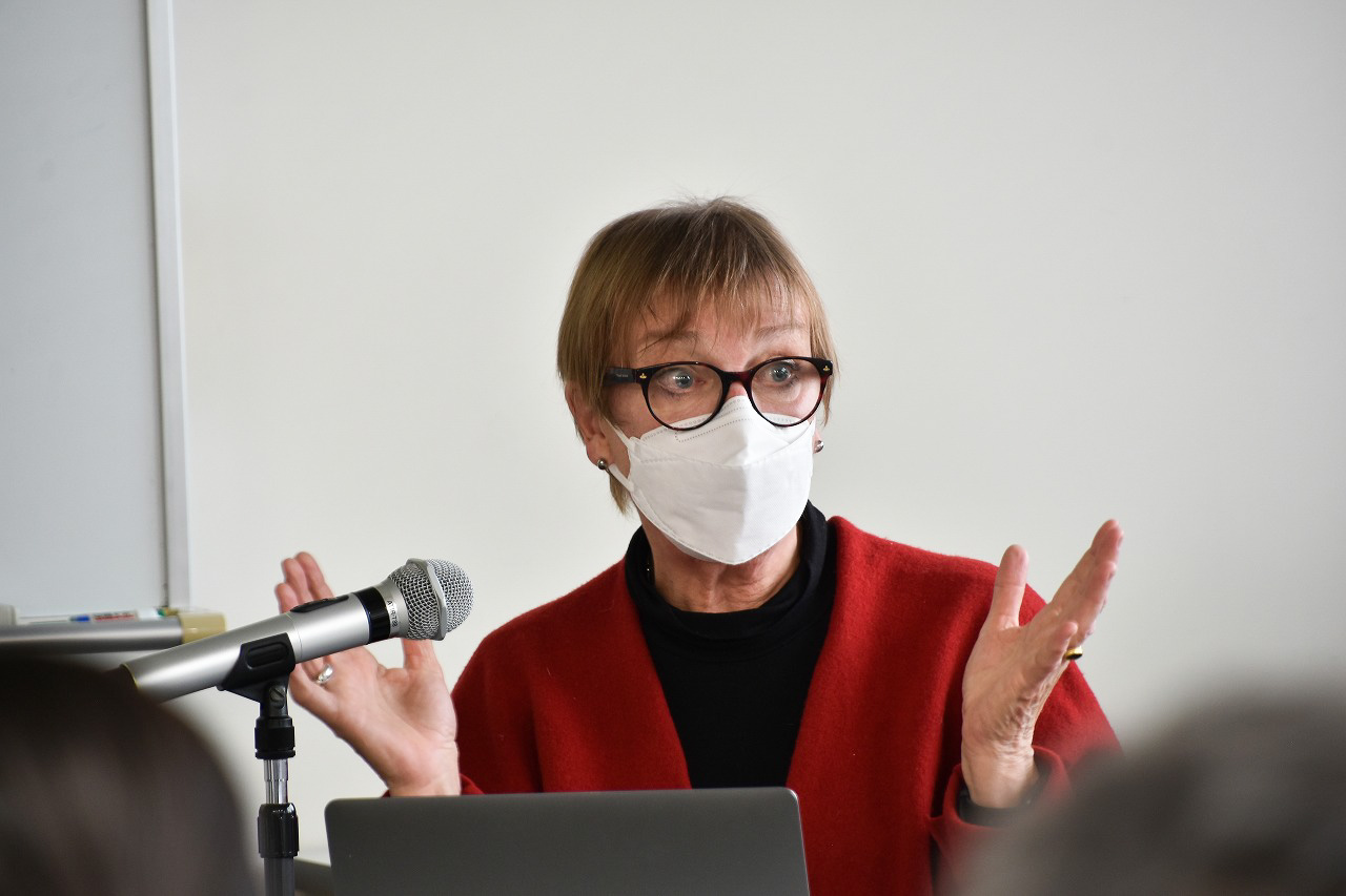 ジュリア・カセム氏